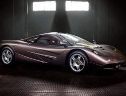 McLaren F1 стал самым дорогим автомобилем 2021 года. Он ушел с молотка за полтора миллиарда рублей