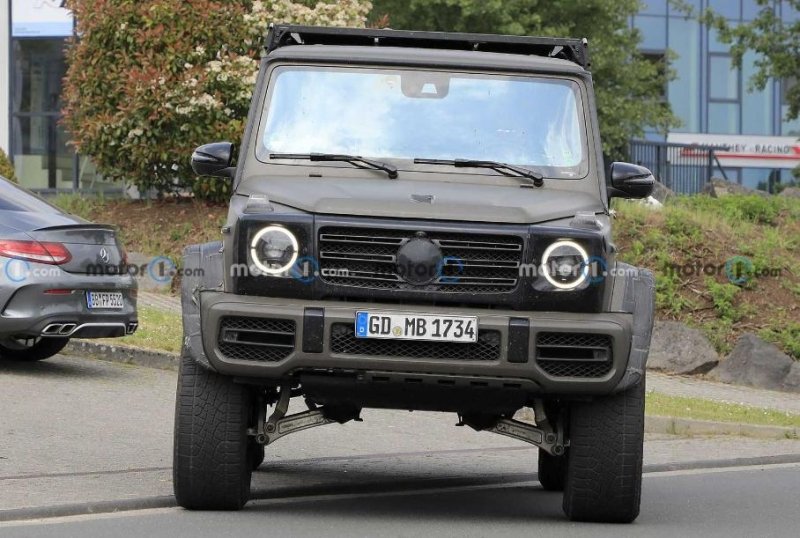 Mercedes-Benz вывел на тесты особый G-Class для серьезного бездорожья