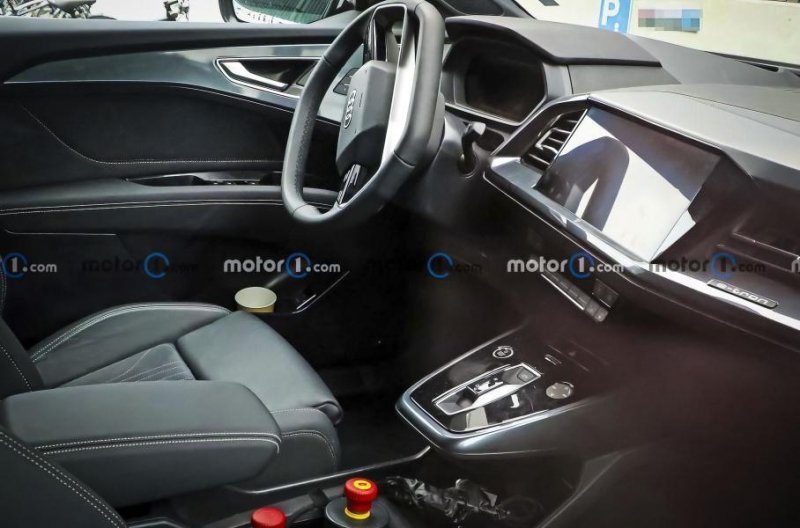 Новый электрокроссовер Audi рассекретили до премьеры. Он получит имя Q5 e-tron