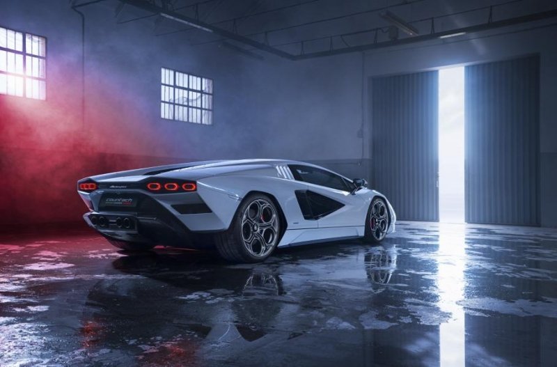 Новый Lamborghini Countach уже выставили на продажу