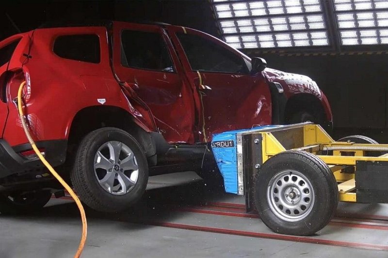 Новый Renault Duster провалил краш-тесты: возможен массовый отзыв