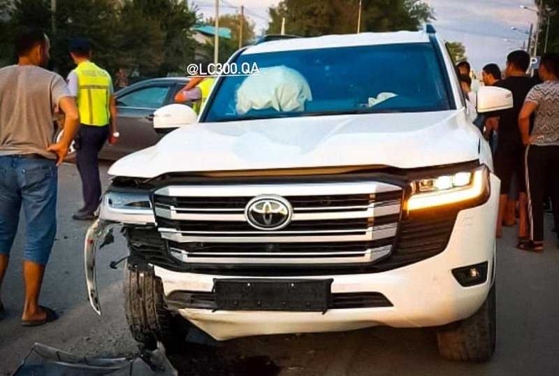 Новый Toyota Land Cruiser 300 разбили спустя неделю после покупки