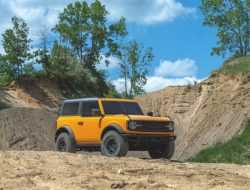 Очередной владелец нового Ford Bronco пожаловался на проблемы всего через месяц после покупки