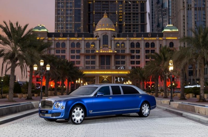 Пять очень длинных Bentley Mulsanne выставили на продажу. На них никогда не ездили