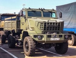 Посмотрите на очень брутальный военный грузовик «Урал»