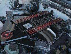 Посмотрите на Toyota Hilux c мотором V8 от Mercedes-AMG