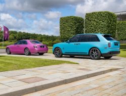 Rolls-Royce показал седан Ghost и внедорожник Cullinan необычных цветов