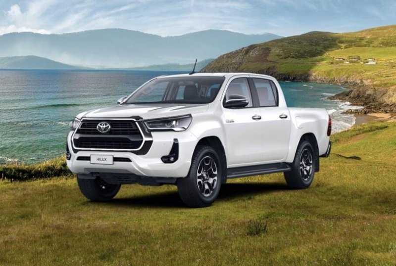 Российский Toyota Hilux получил связку бензинового мотора и автомата