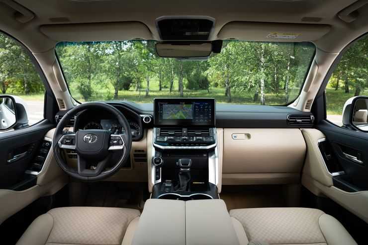 Смерть короля: тест-драйв нового Toyota Land Cruiser 300