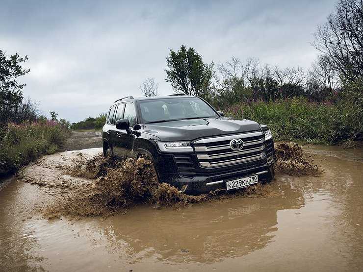Смерть короля: тест-драйв нового Toyota Land Cruiser 300