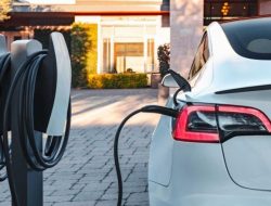 Стоимость владения Tesla Model 3 сравнили с Toyota Camry