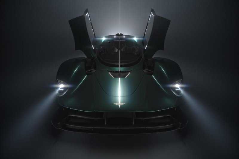 Супергибрид Aston Martin Valkyrie лишится крыши