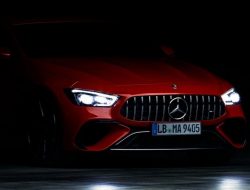 Суперлифтбек Mercedes-AMG впервые показался без камуфляжа
