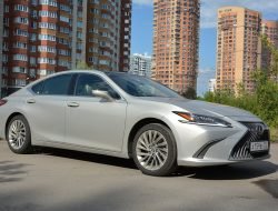 Своя игра: тест-драйв Lexus ES 250