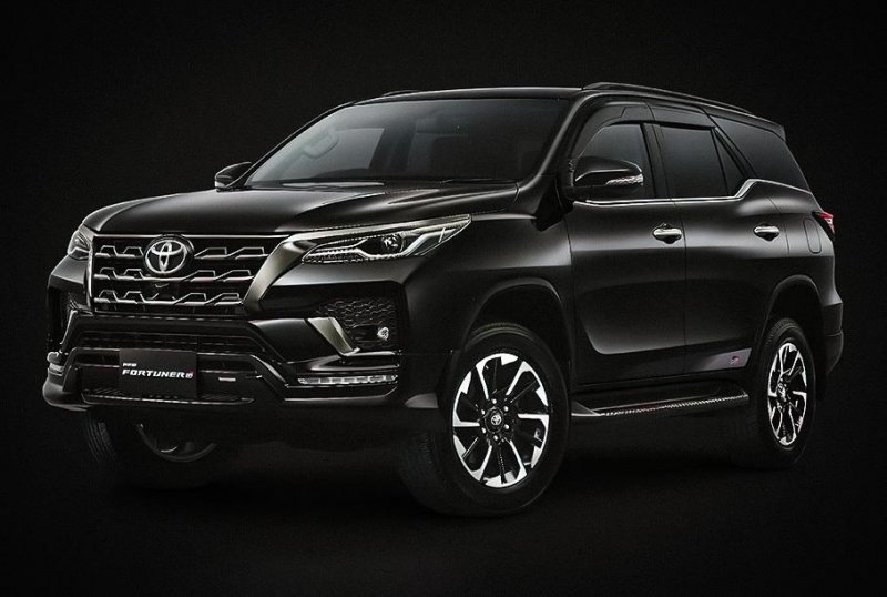 Toyota Fortuner получил «спортивную» версию GR Sport