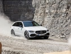 У универсала Mercedes-Benz C-Class появилась версия All-Terrain для плохих дорог