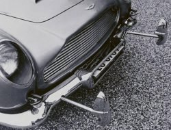 Угнанный в 90-х Aston Martin Джеймса Бонда нашли на Ближнем Востоке