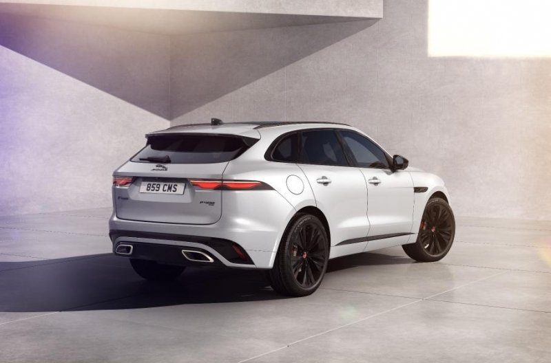 В России появится Jaguar F-Pace 2022 модельного года