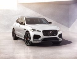 В России появится Jaguar F-Pace 2022 модельного года