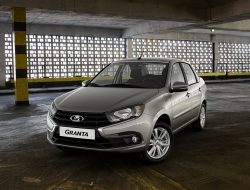 В России резко подорожали «облысевшие» версии LADA Granta