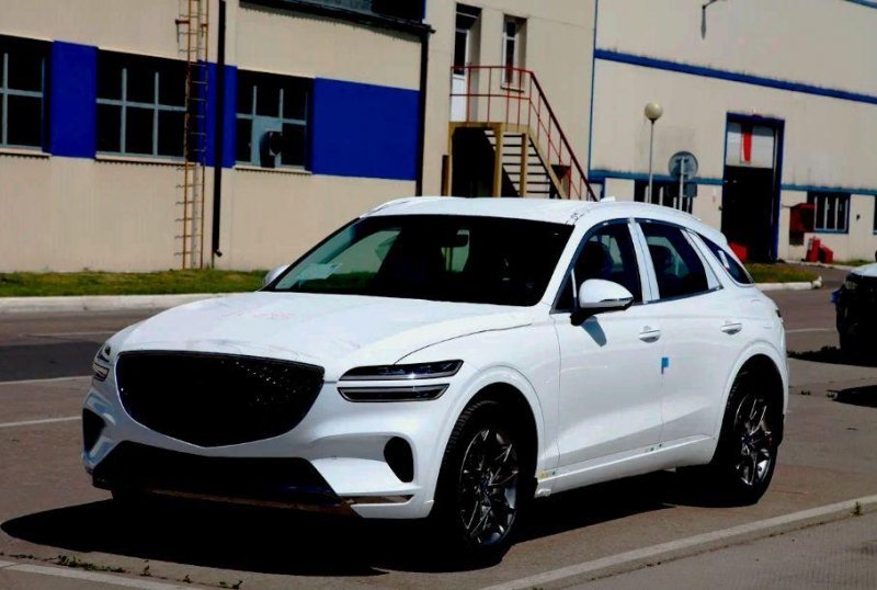 В России собрали первую партию Genesis GV70