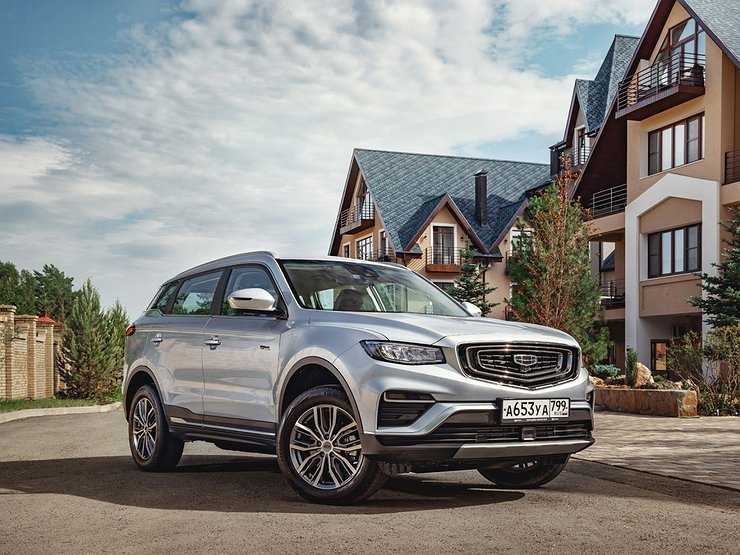 В России стартовали продажи «инновационного» кроссовера Geely Atlas Pro