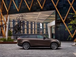 В России стартовали продажи обновленного Range Rover Velar
