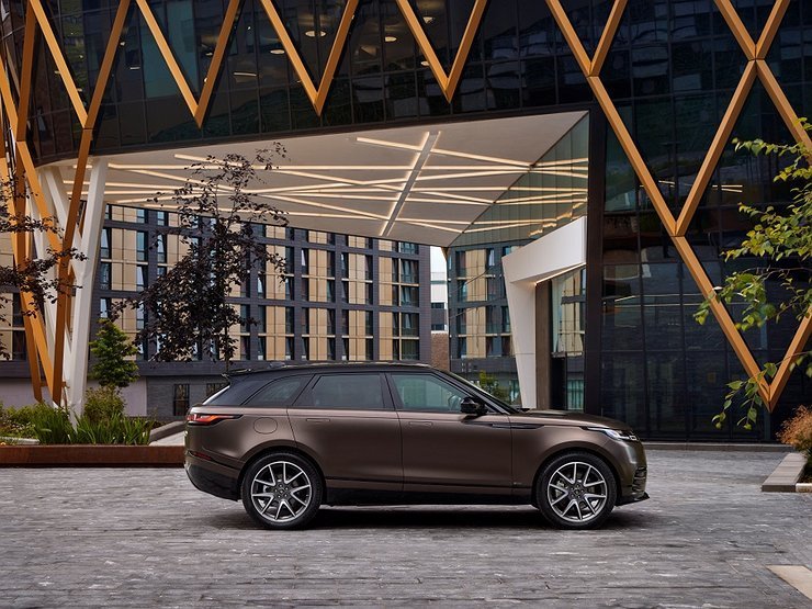 В России стартовали продажи обновленного Range Rover Velar