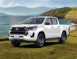 В России стартовали продажи пикапа Toyota Hilux в новом исполнении