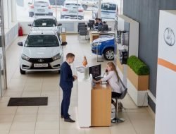 В России зафиксировали дефицит автомобилей Lada