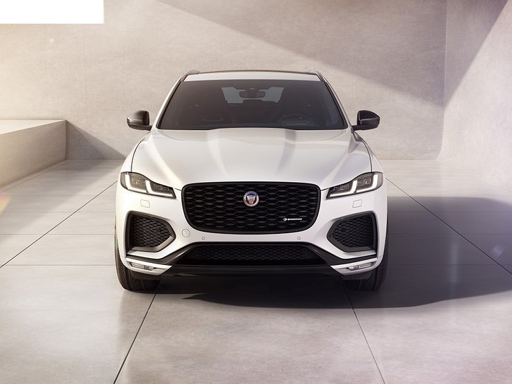В Россию привезли обновленный кроссовер Jaguar F-Pace