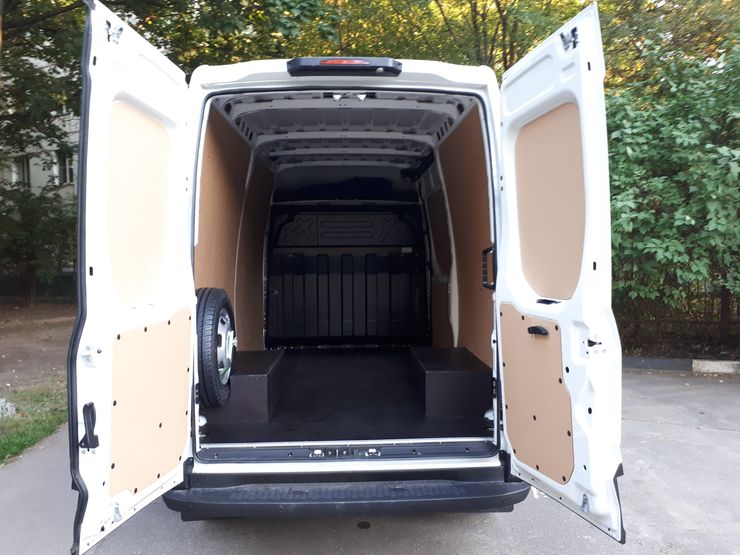Веселящий газ: первый тест-драйв обновленного IVECO Daily
