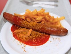 Volkswagen отказывается не только от ДВС, но и от… мяса