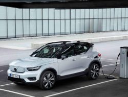 Volvo готовит для России два электрических кроссовера