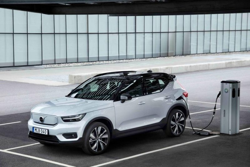 Volvo готовит для России два электрических кроссовера