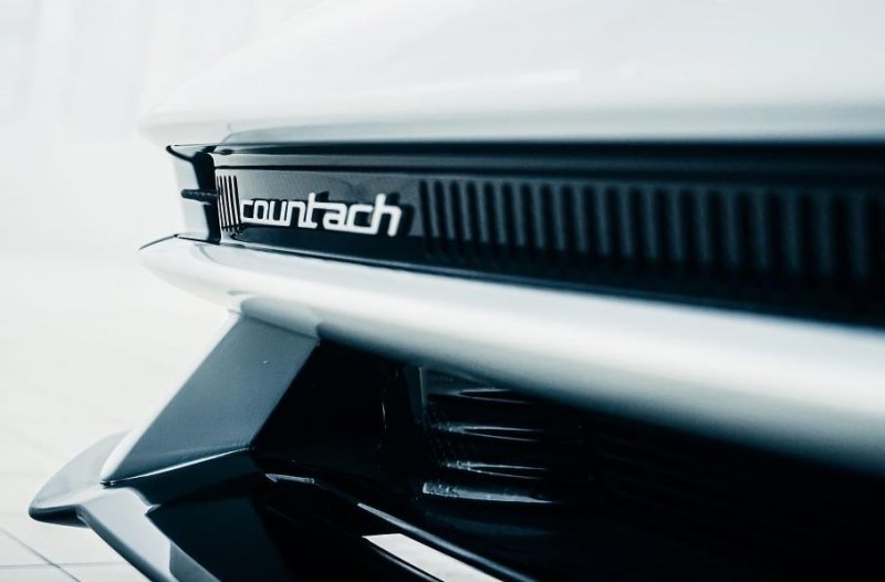 Возрожденный Lamborghini Countach получит детали в стиле ретро