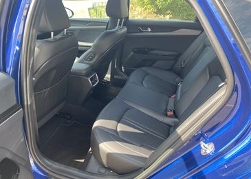 Вырви глаз: сравнительный тест-драйв Mazda6 и Kia K5