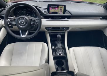 Вырви глаз: сравнительный тест-драйв Mazda6 и Kia K5
