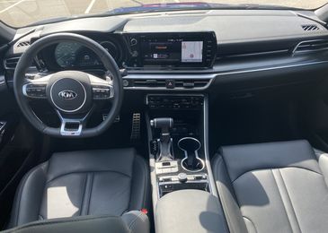 Вырви глаз: сравнительный тест-драйв Mazda6 и Kia K5