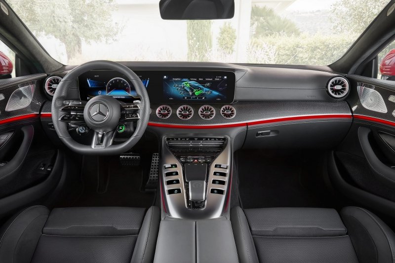 
            Mercedes представил самый мощный серийный автомобиль
        