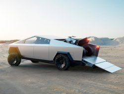 Маск снова отложил выпуск пикапа Tesla Cybertruck