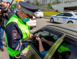 В ГИБДД начали проверять QR-коды вместо бумажных документов. Подробности