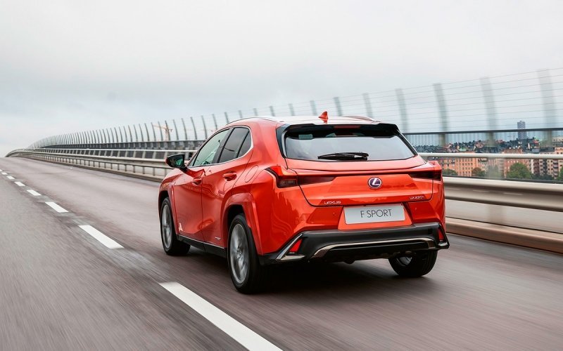 
            Lexus привез в Россию модернизированный кроссовер UX
        