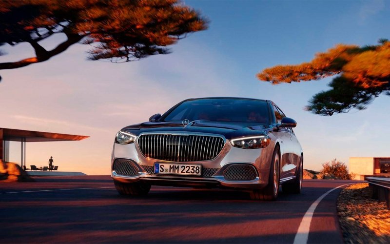 
            Maybach отметил 100-летие выпуском роскошного S-Class в мотором V12
        