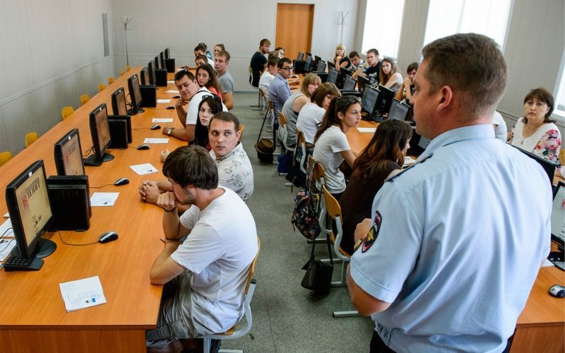 
            ПДД предложили включить в ЕГЭ. Зачем и когда это произойдет
        