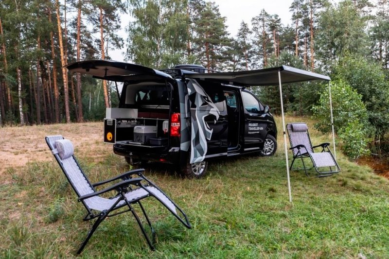 
            Peugeot привезла в Россию Traveller для дальних путешествий
        