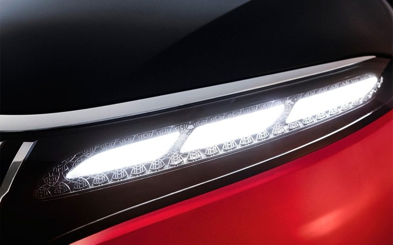 
            Mercedes показал новый большой кроссовер Maybach
        