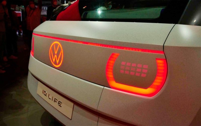 
            От дешевого VW до нового «Гелика»: 10 главных новинок Мюнхена
        