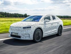 535 километров без подзарядки: купеобразный Skoda Enyaq готовится к премьере