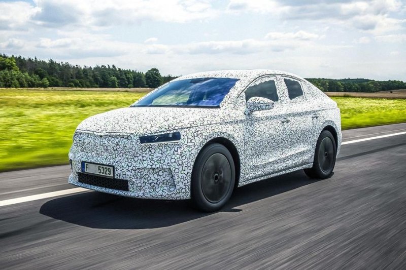535 километров без подзарядки: купеобразный Skoda Enyaq готовится к премьере
